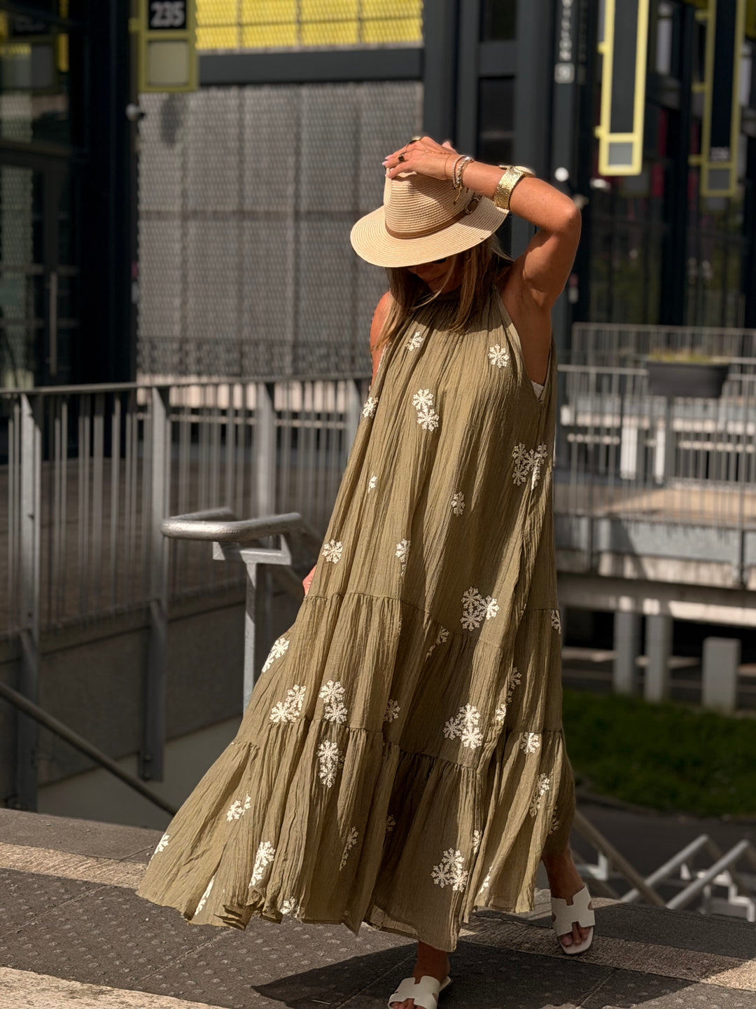 Robe long kaki brodé 4832