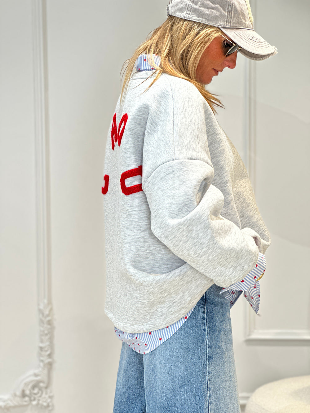 Sweat gris dos chou rouge 83011