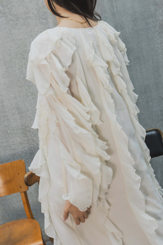 ROBE LONGUE A VOLANTS 1607