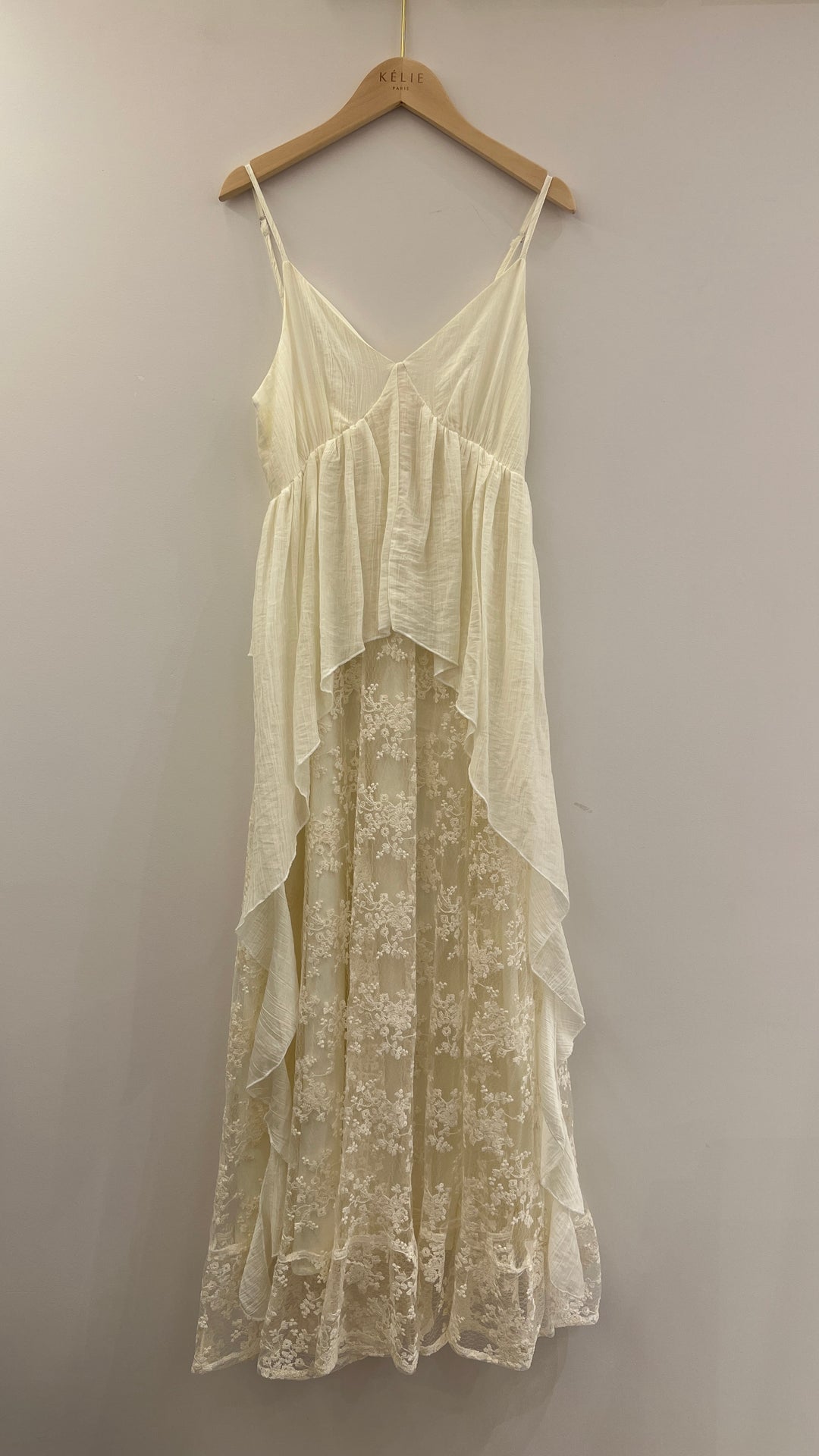Robe volant dentelle écru K9-08
