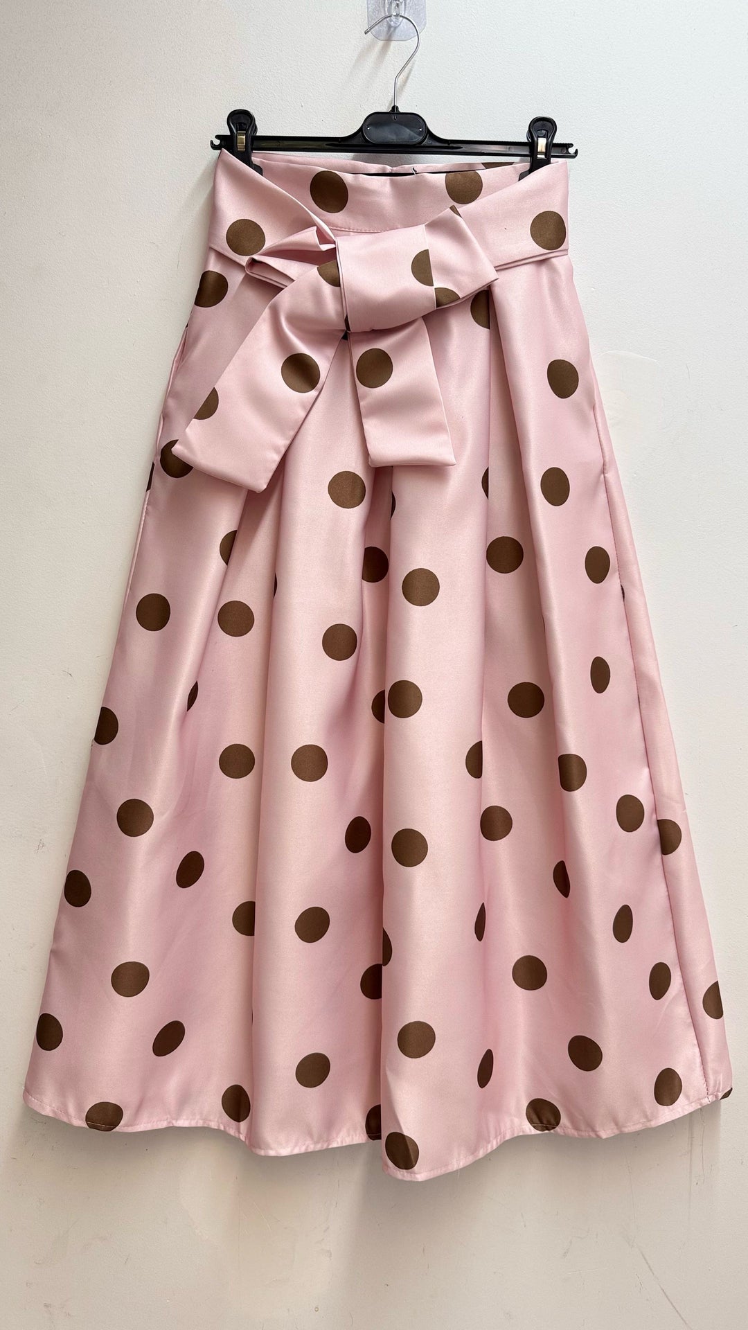 Jupe satin nouée à pois Rose
