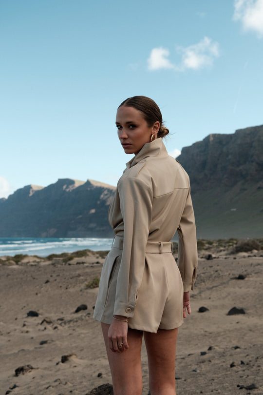 Combi-short avec ceinture Taupe (taille petit)