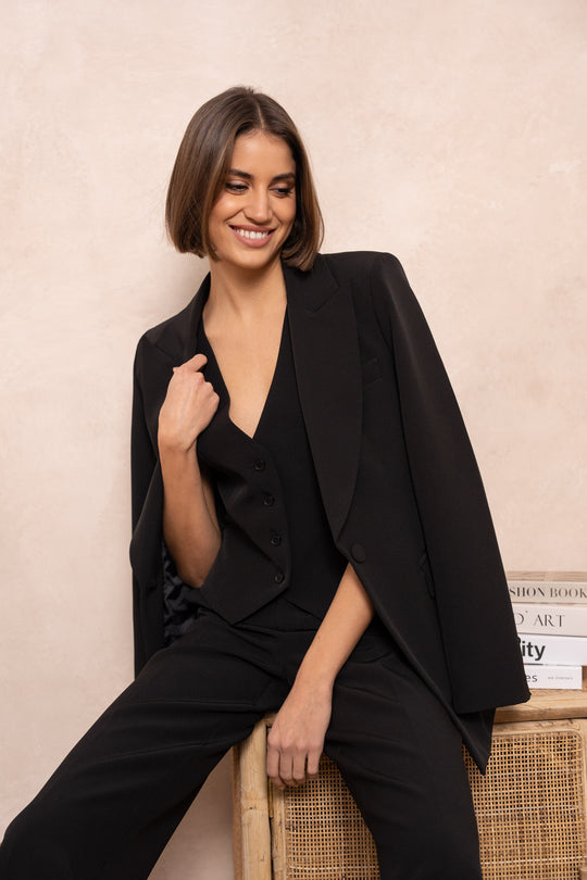 Blazer cintré Noir Karine 2208 (entre deux sous tailler)