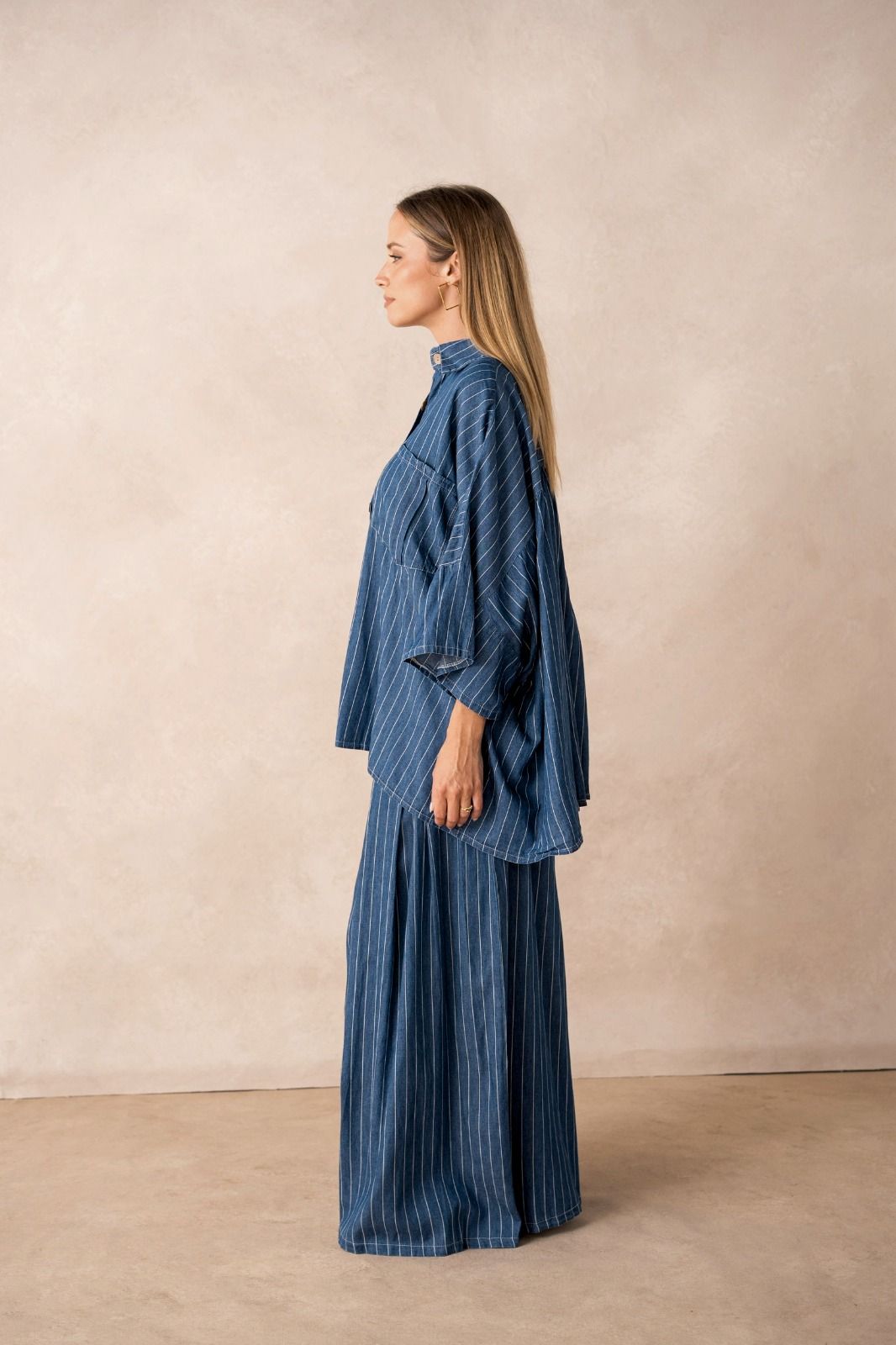 Ensemble LULU : chemise oversize et pantalon Palazzo