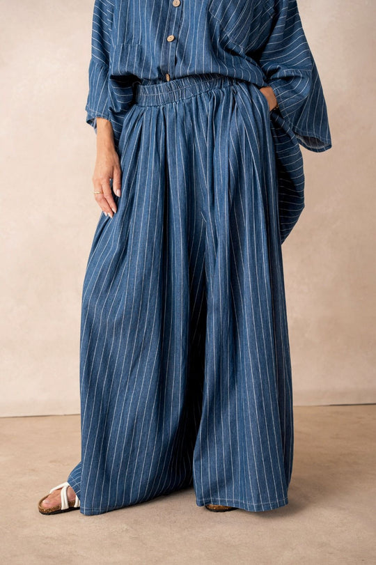 Ensemble LULU : chemise oversize et pantalon Palazzo