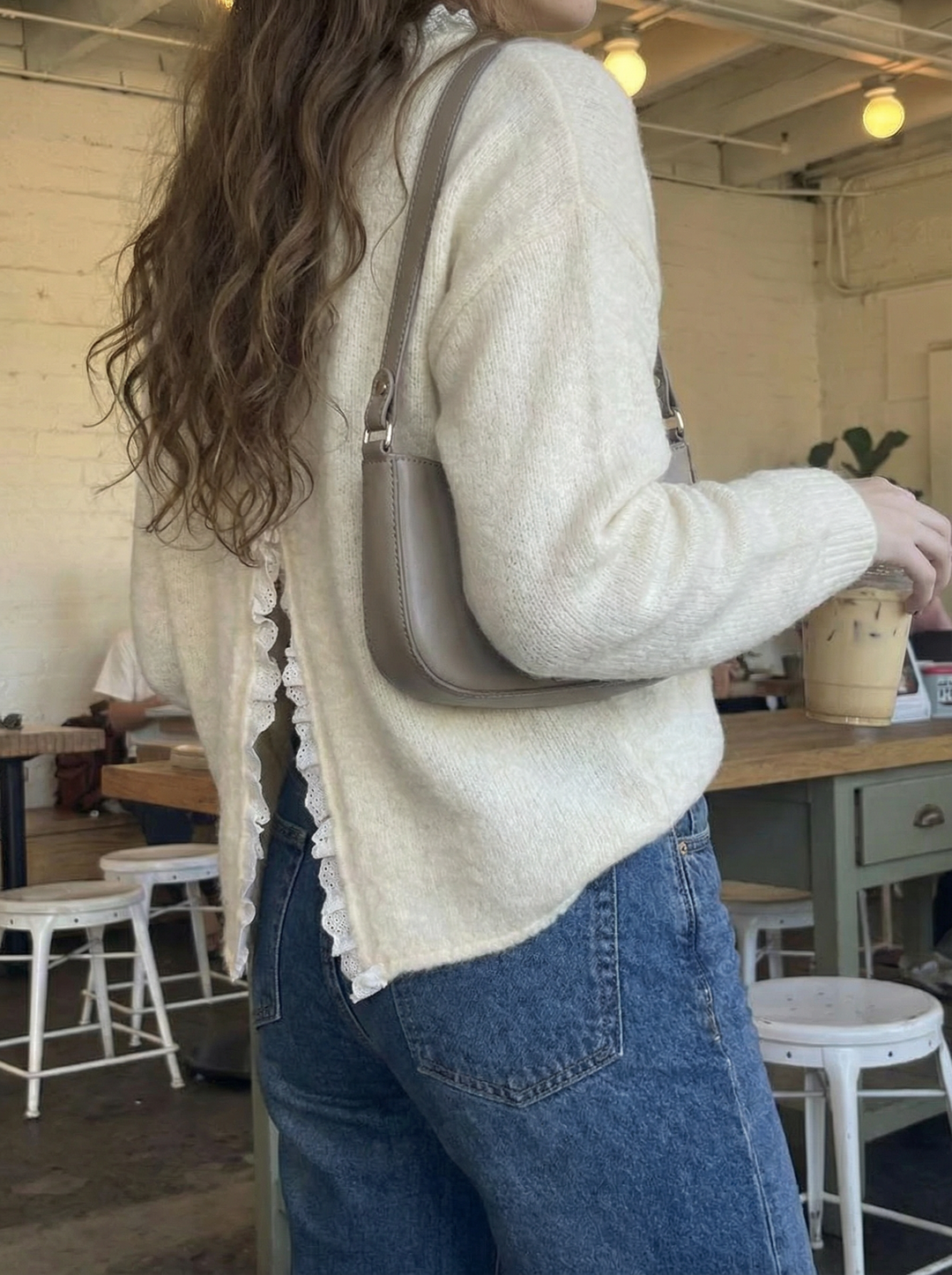 Pull dos ouvert aux dentelle 3047