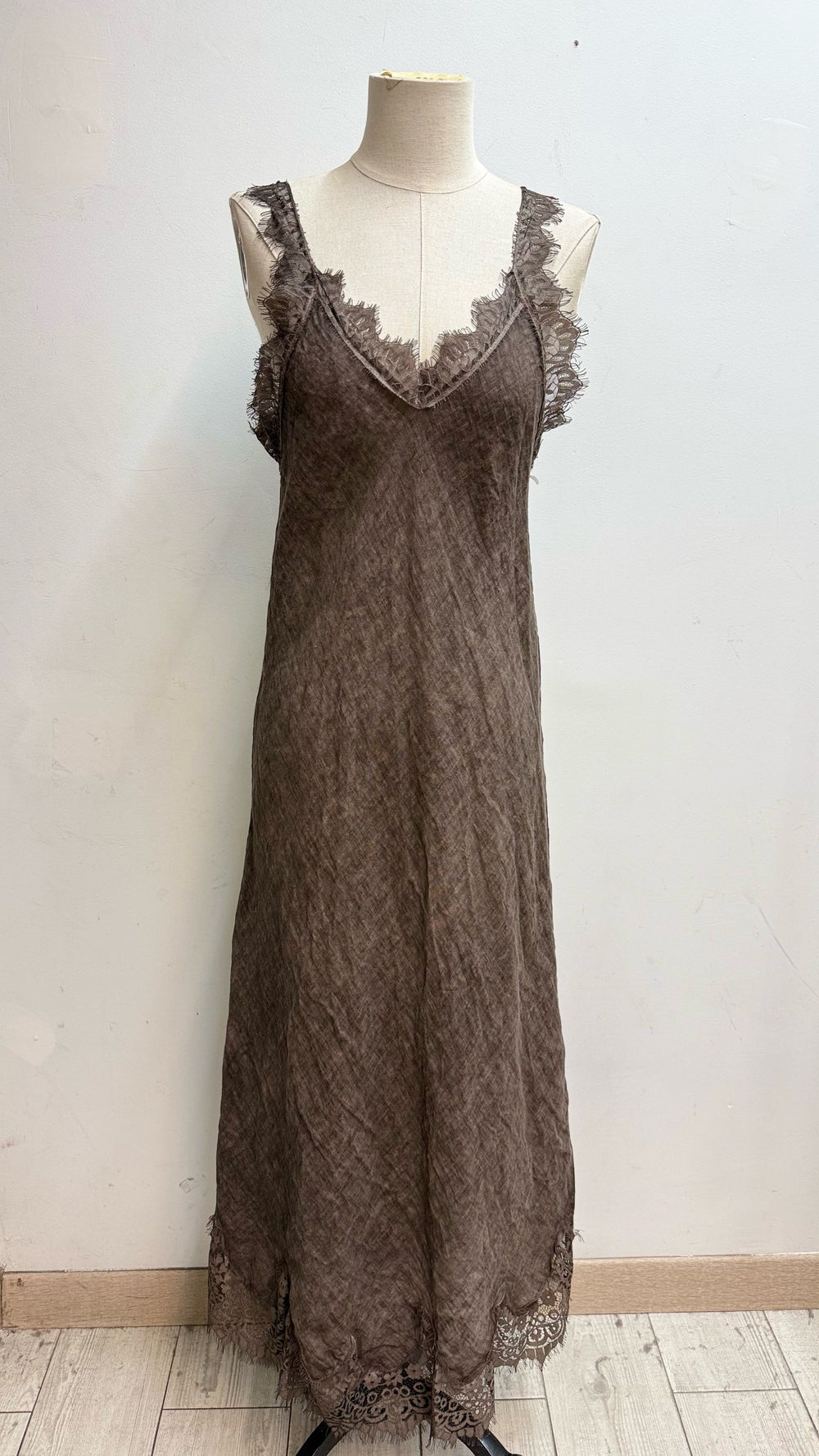 Robe lin aux dentelle 26700 Choco