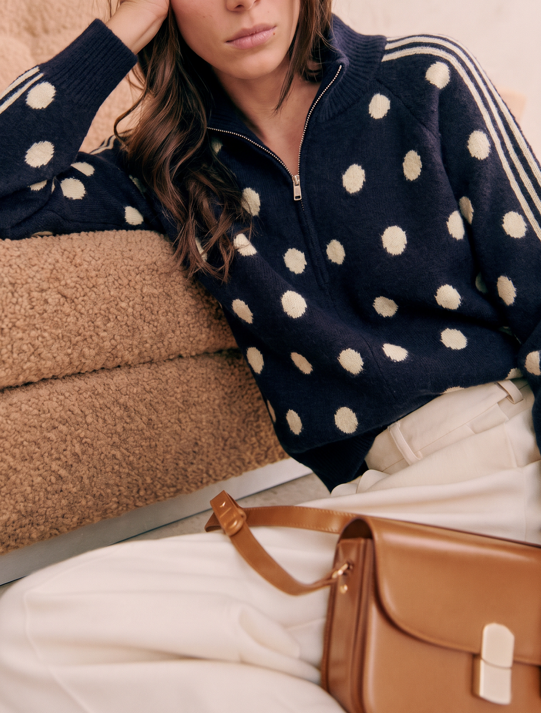 Pull gilet à pois bleu marine 2719