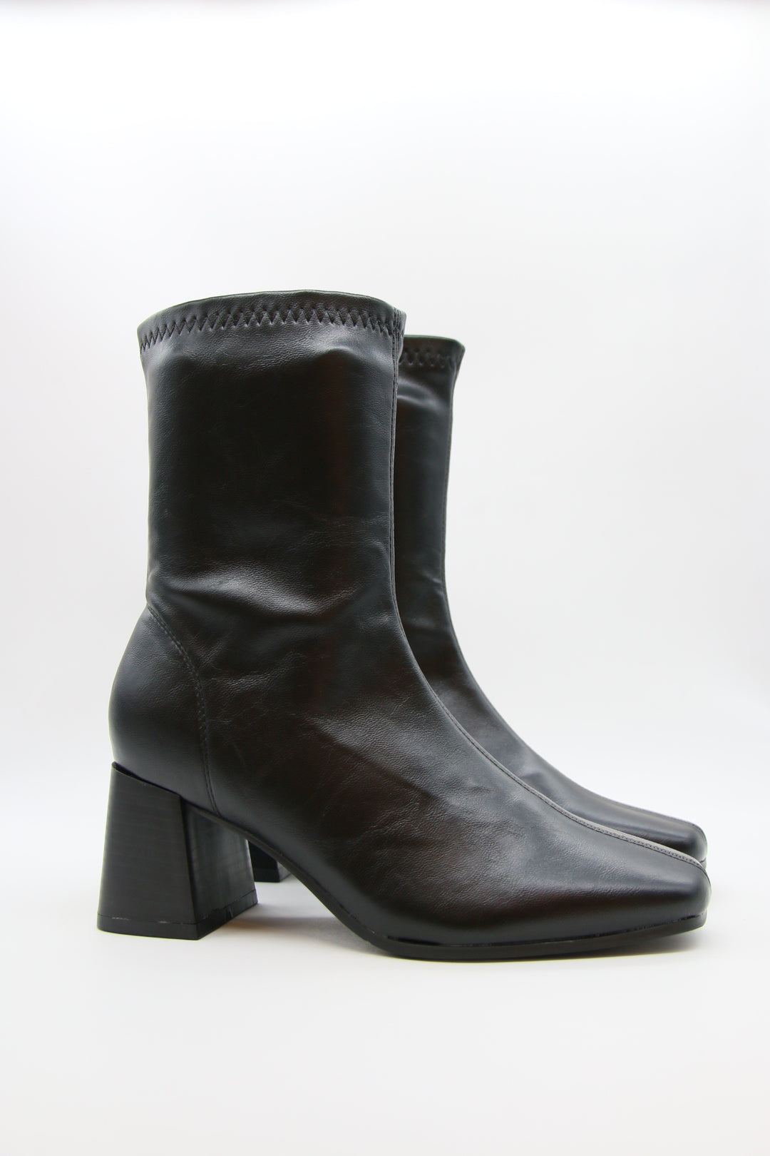 Bottine chaussettes similicuir D-332