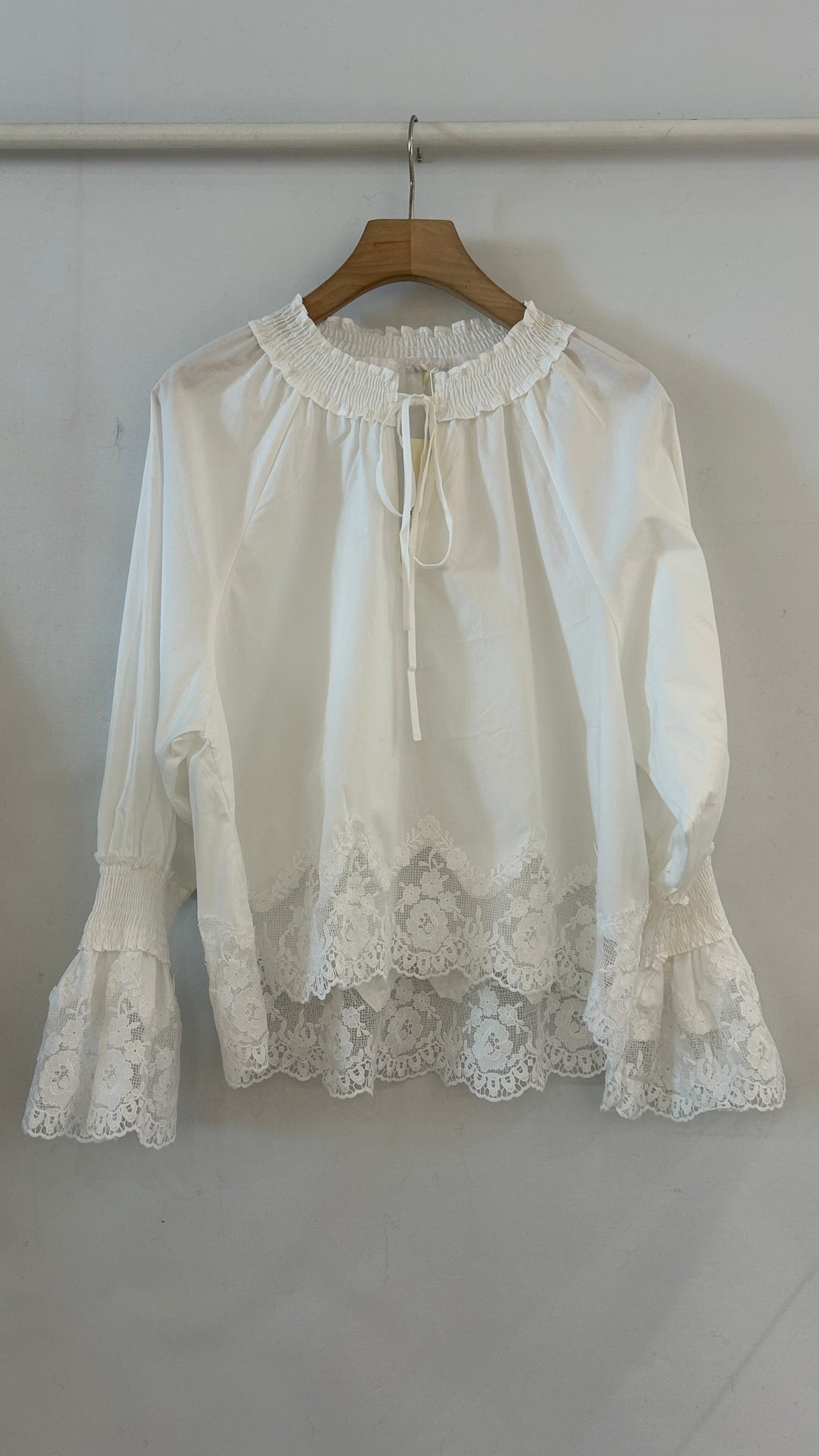 Blouse manches dentelles volant 5456