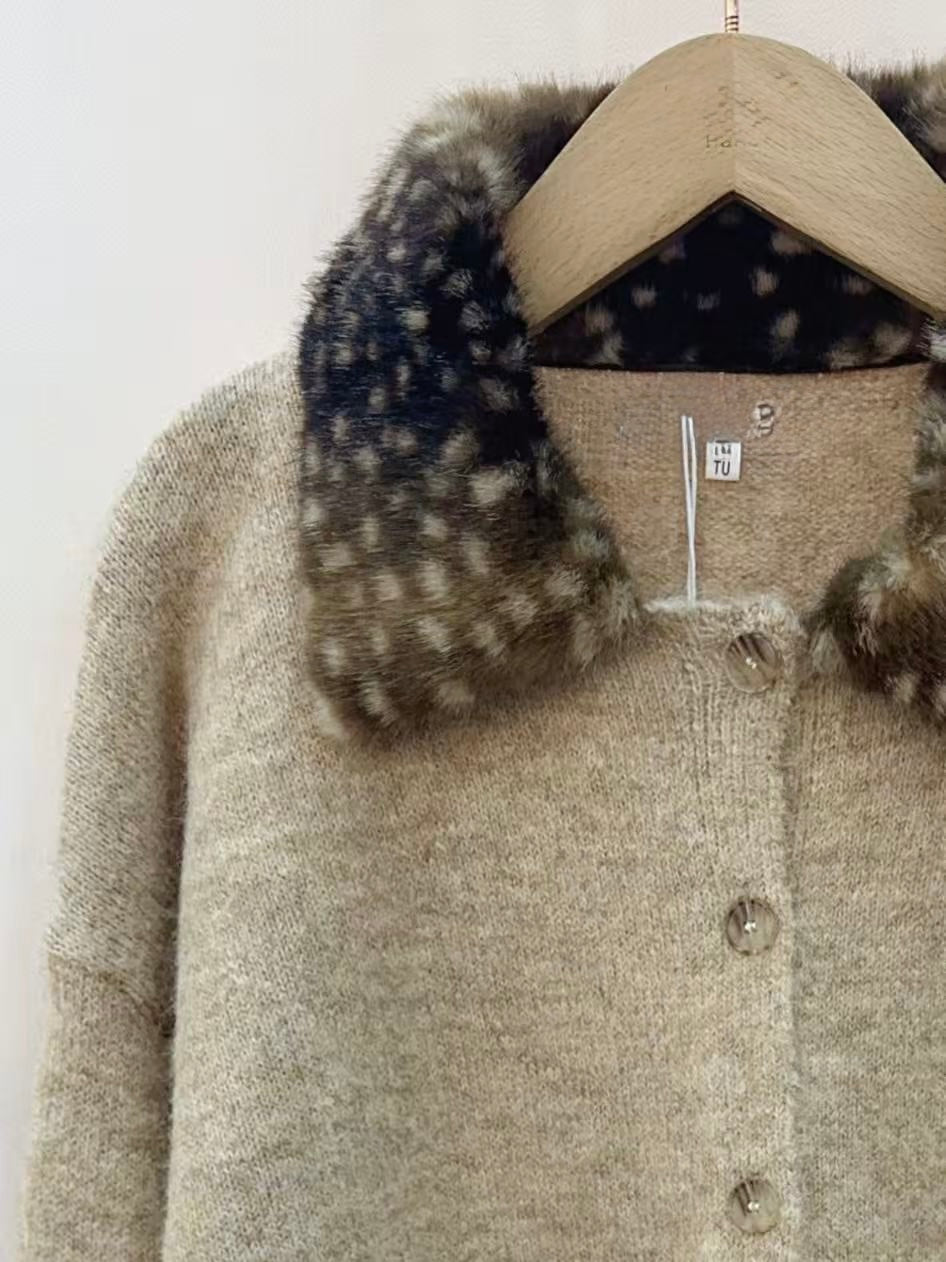 Pull gilet manchettes fourrure Bambi taupe YP2191