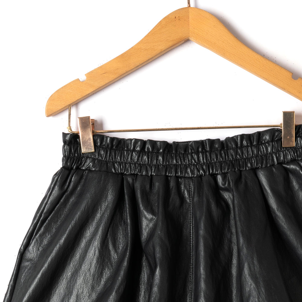 Short similicuir évasé Noir ZP1141