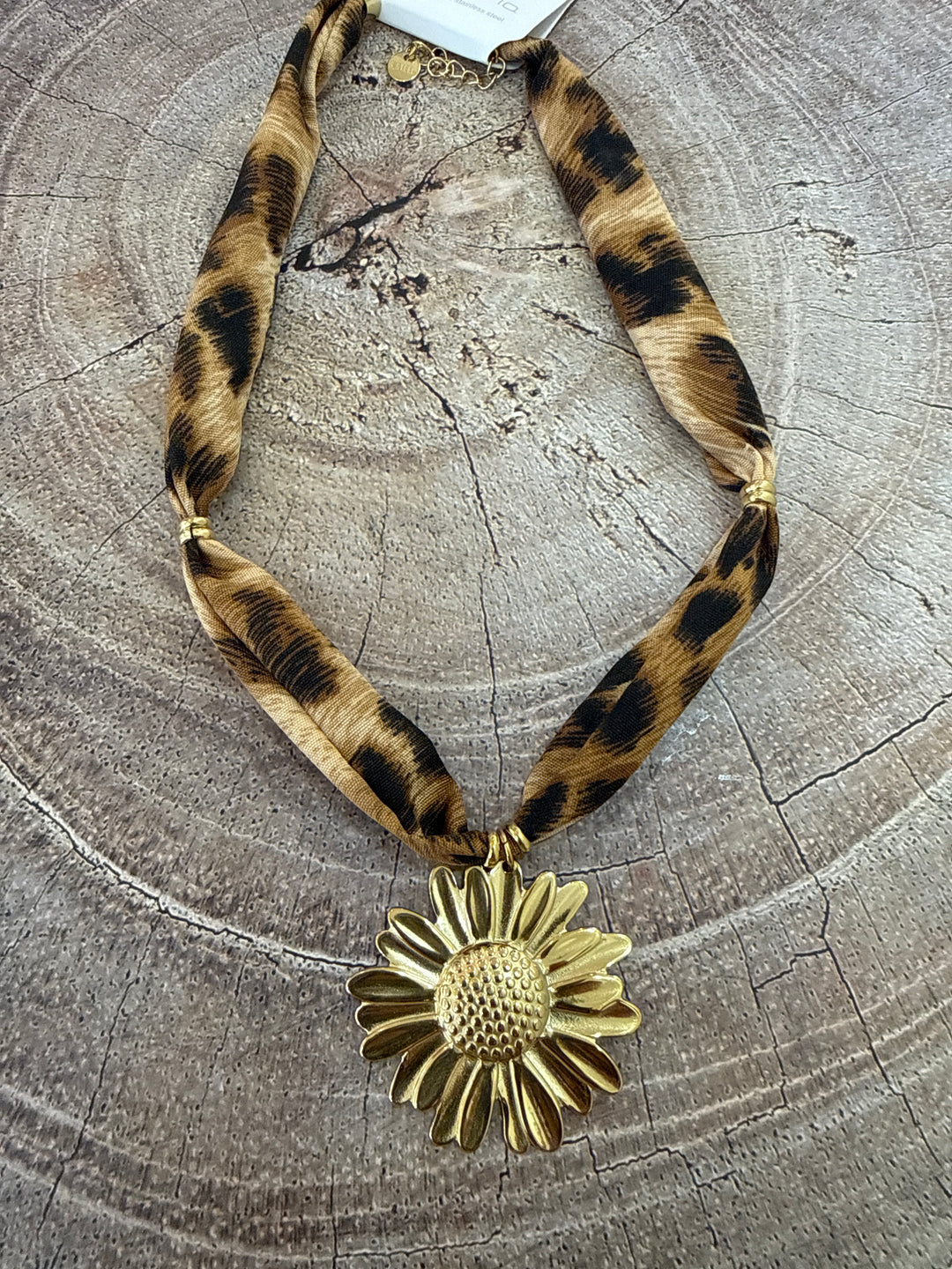 Collier tissu léopard au fleuri