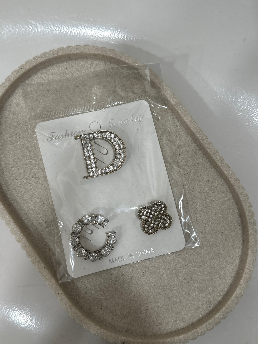 Broche N78