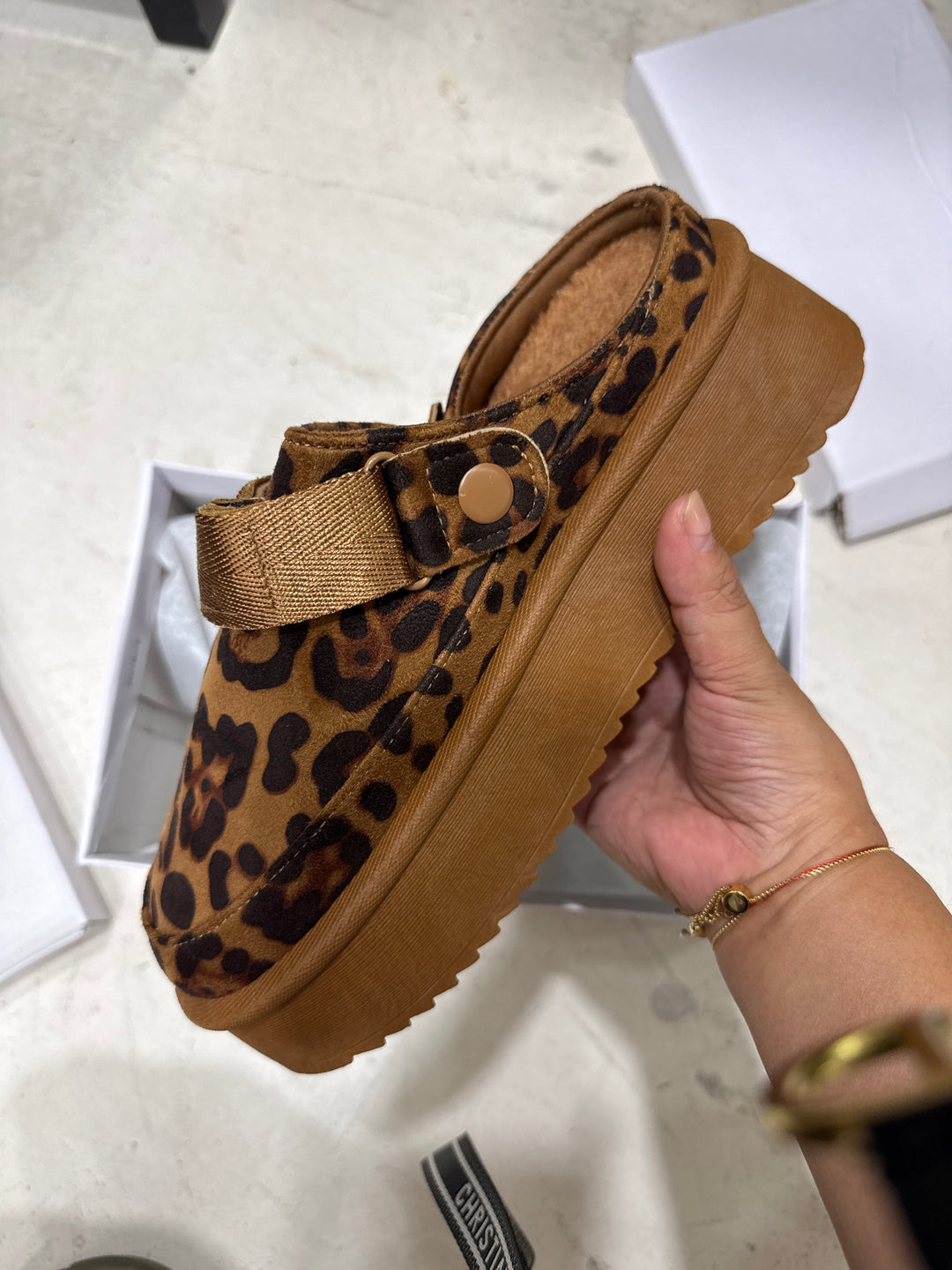Mules leopard effet daim plateforme 17