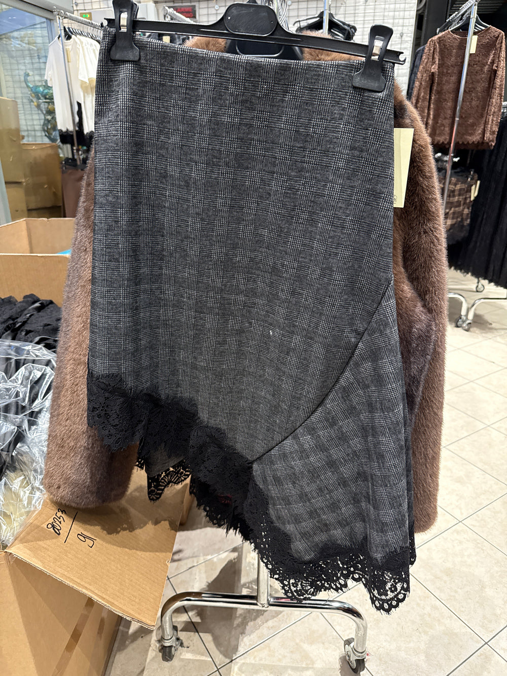 Jupe carreaux asymétrique gris