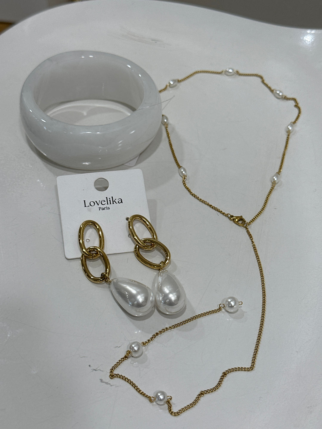 Set collier perle blanche + boucle perle + manchette blanche