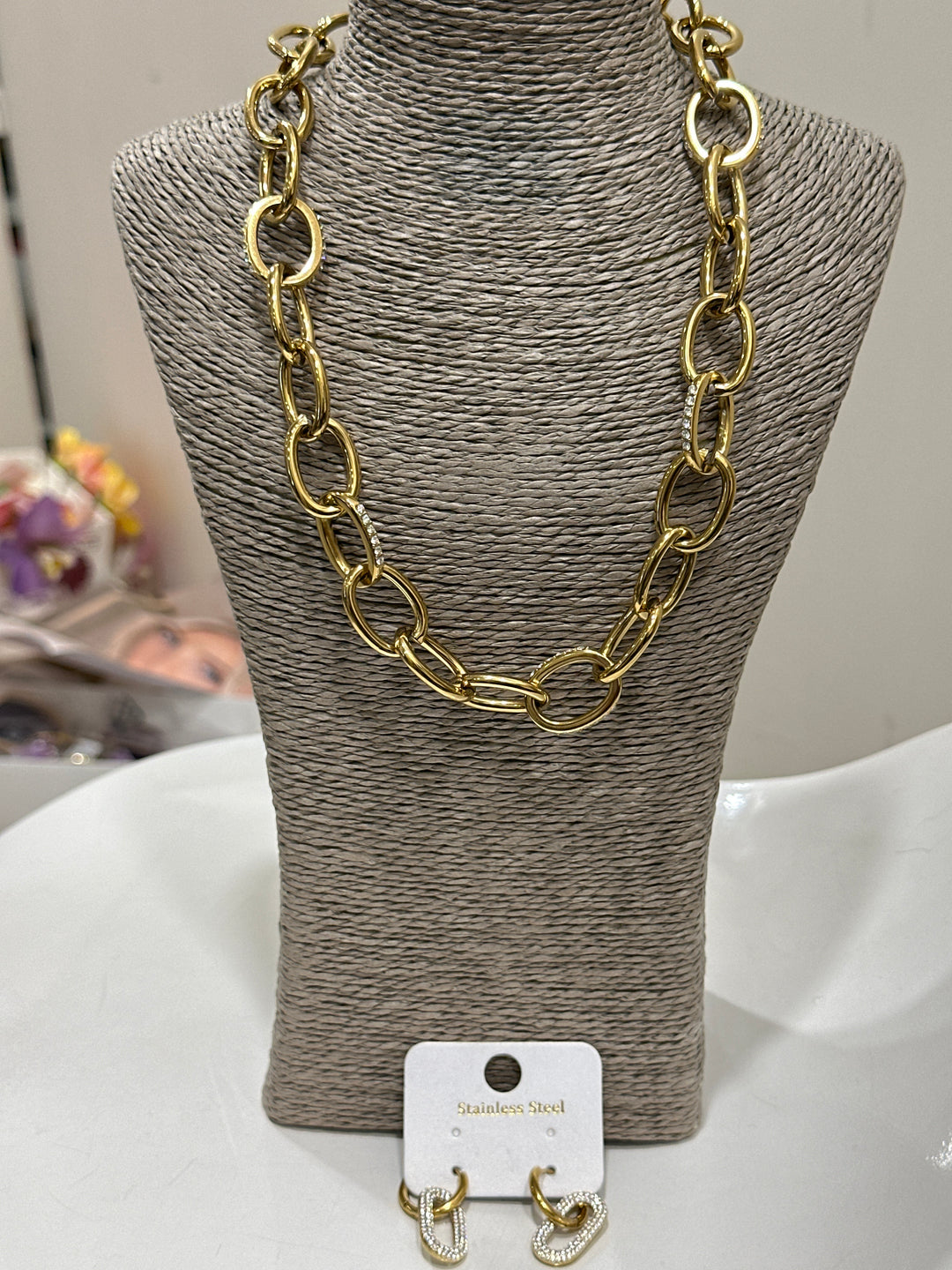 Set collier chaînes + boucles d’oreilles strass