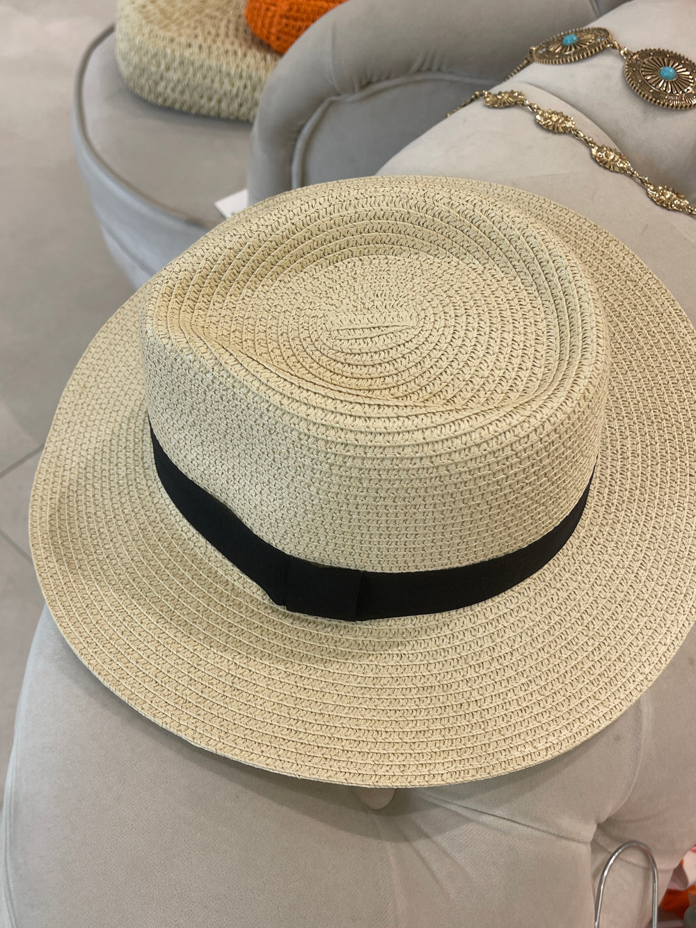 Chapeau beige uni bande