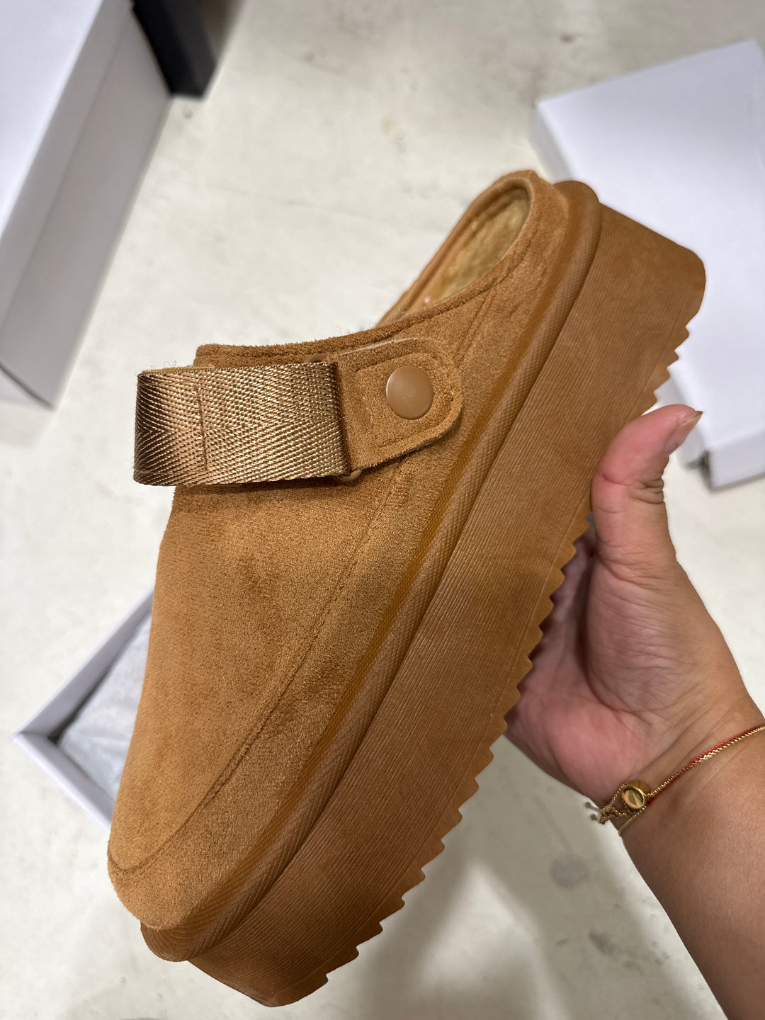 Mules CAMEL  effet daim plateforme 17