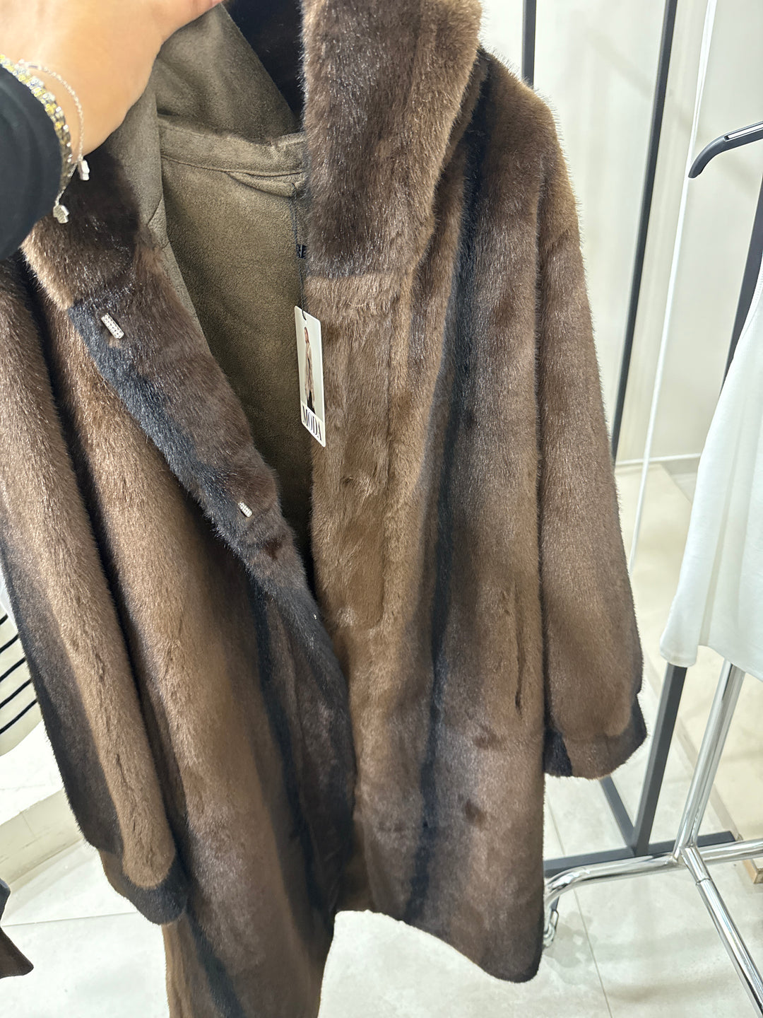 Manteau fourrure capuche marron (moda) 41042