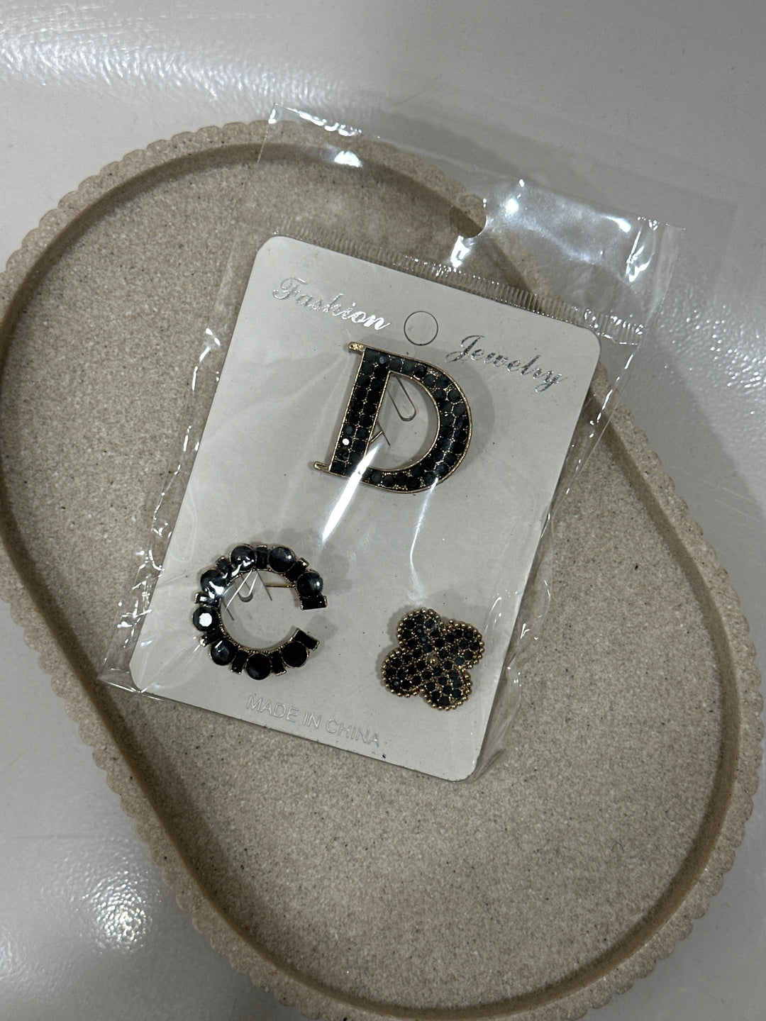 Broche N75