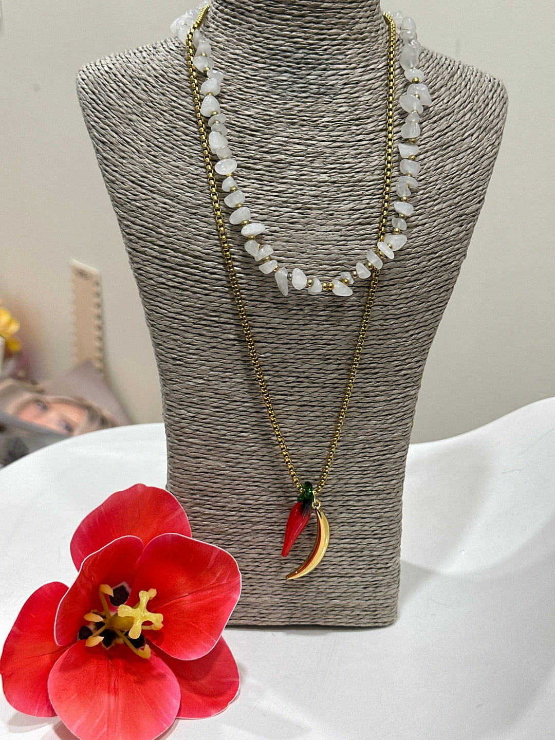 Set collier 2 rangs + pince fleur rouge