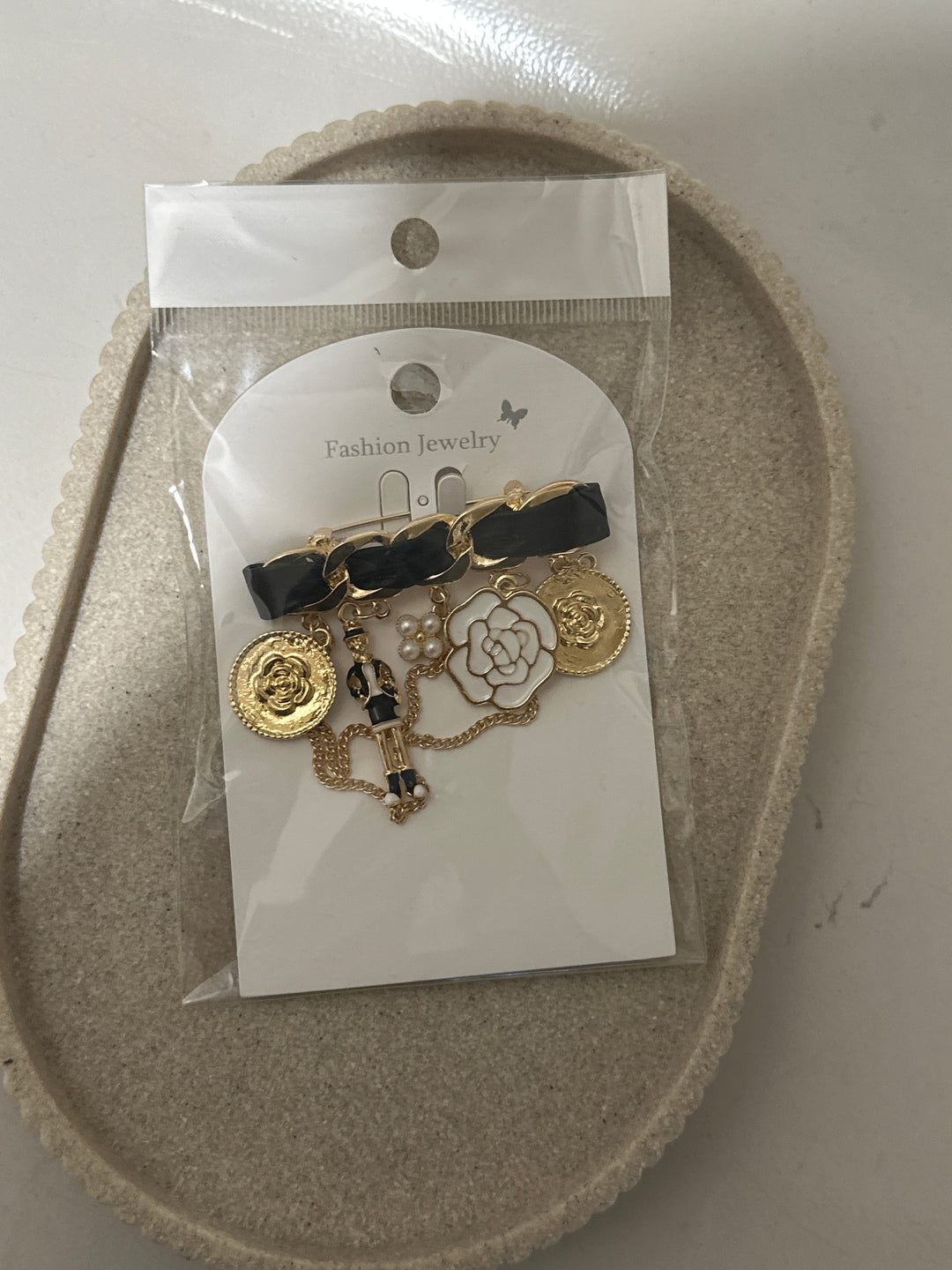 Broche N71