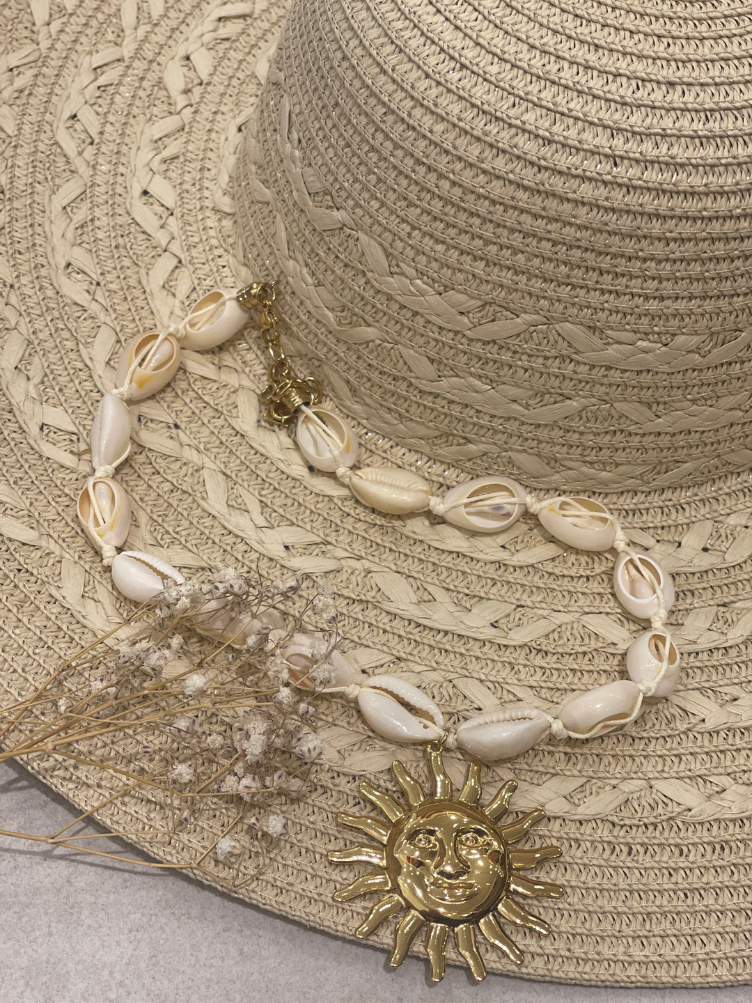 Collier coquillages gros soleil