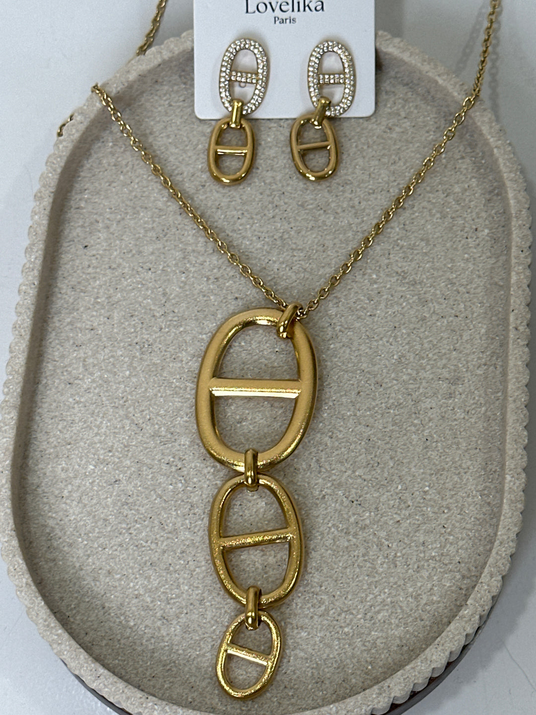 Set sautoir long pendentif + boucles d’oreilles pendantes