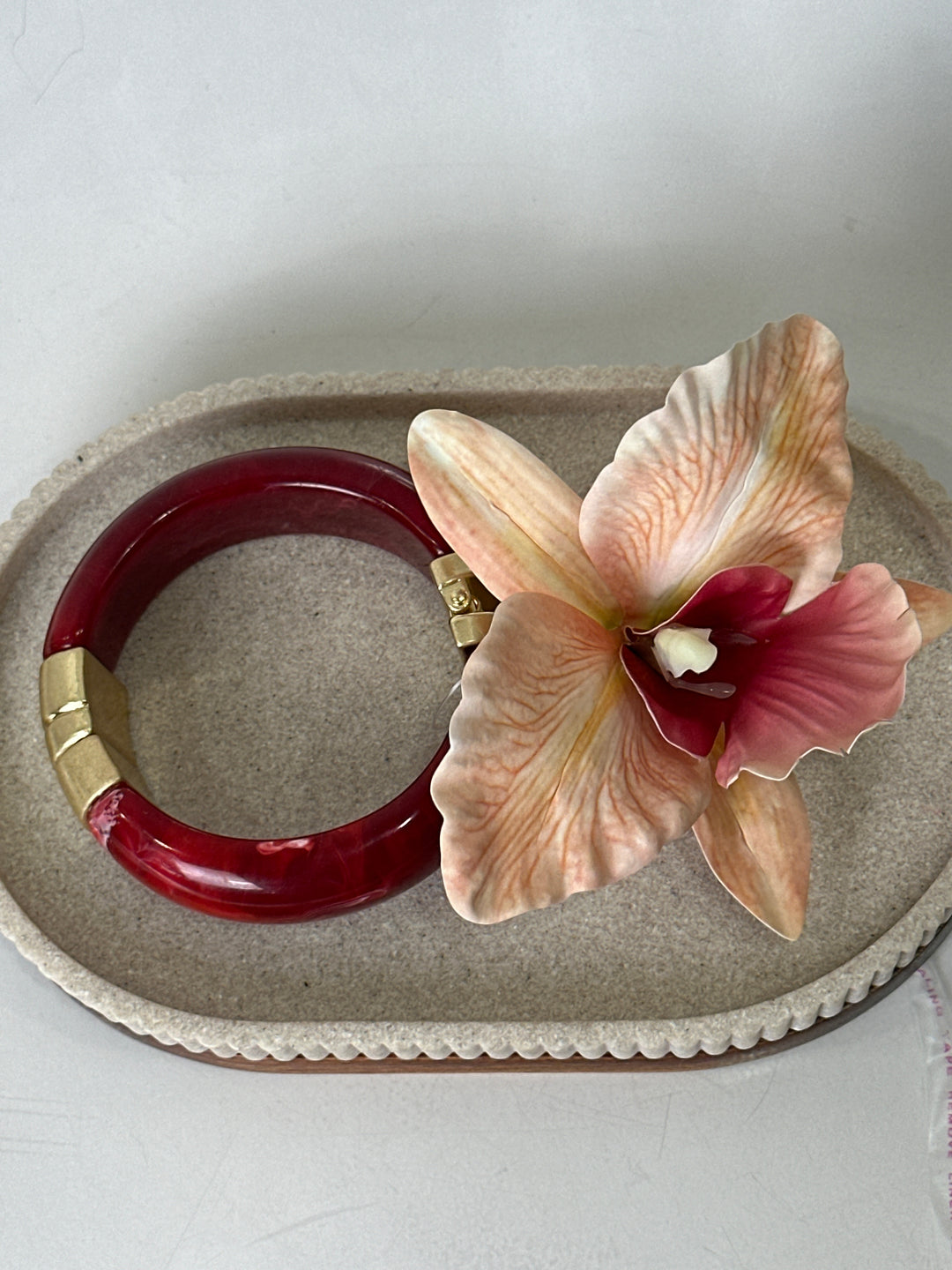 Set manchette rouge + pince en fleur