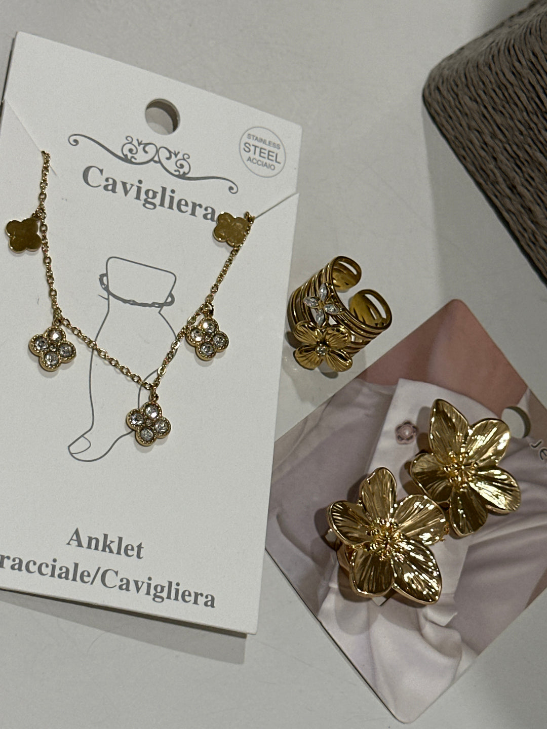 Set bijou pied trèfle + bague fleur + boutons manche