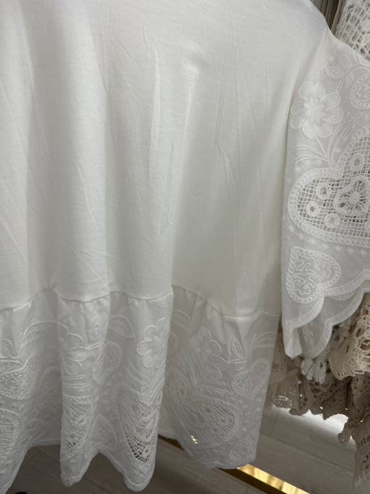 T-shirt BLANC manche broderie anglaise (précommande 5j)