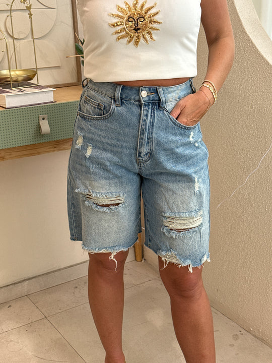Jean short déchirée