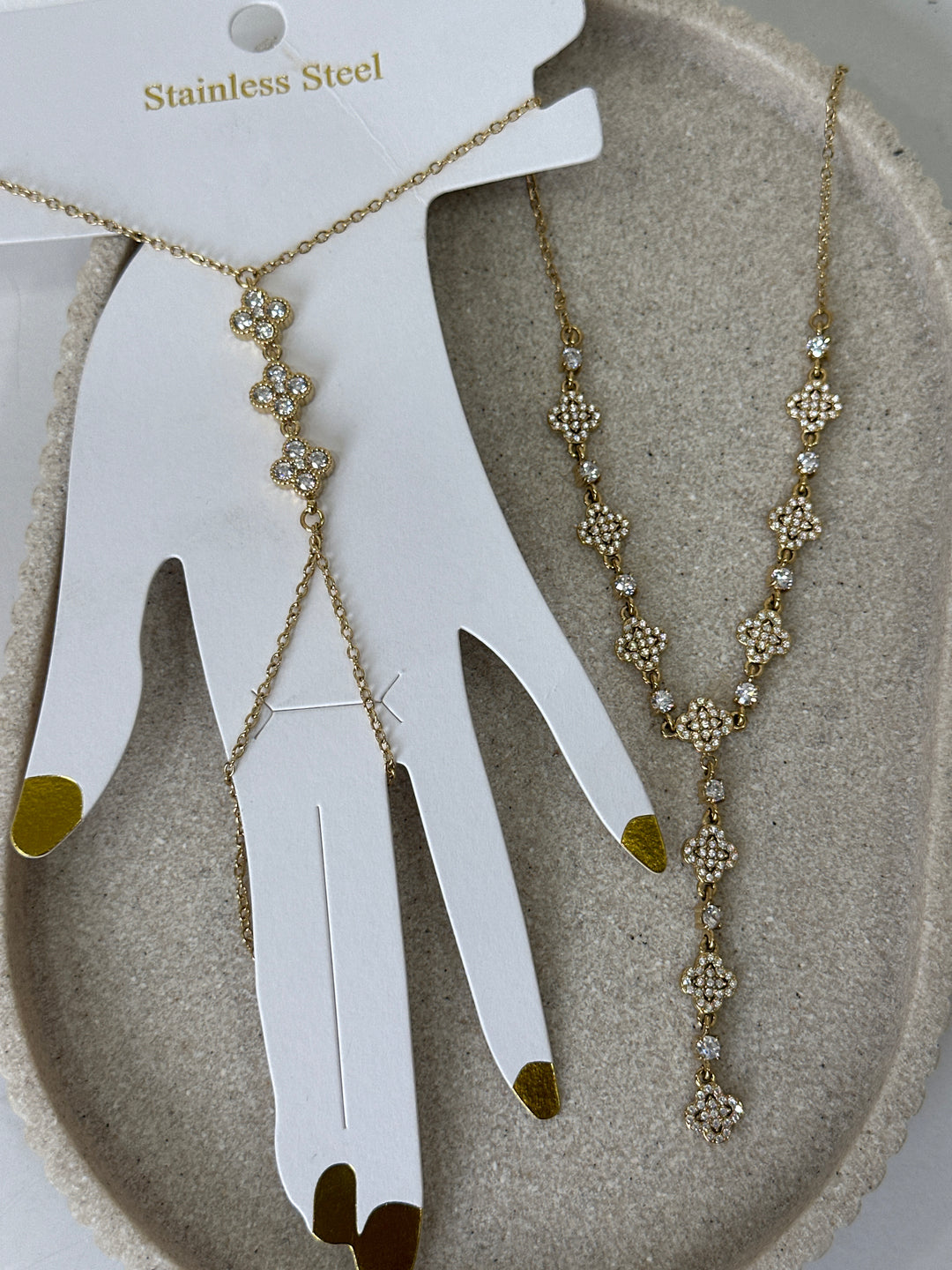 Set bijoux main + collier trèfle