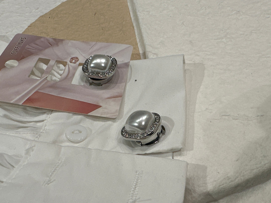 Boutons bijoux manchettes nacré  carré  brillant N6