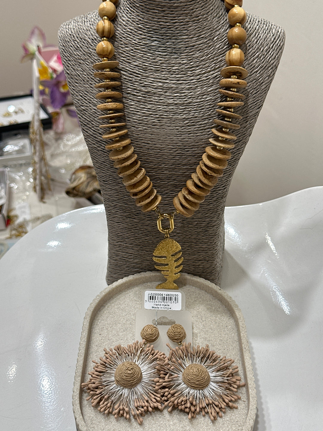 Set collier poissons + boucles fleur paille