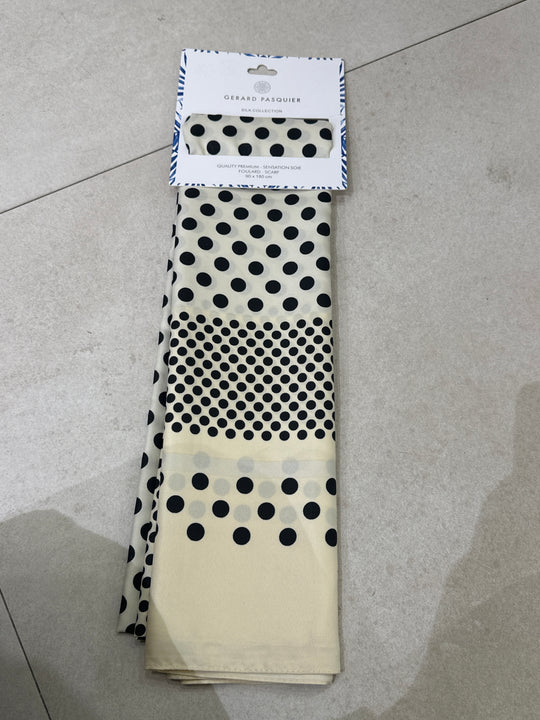Grand Foulard à pois N16