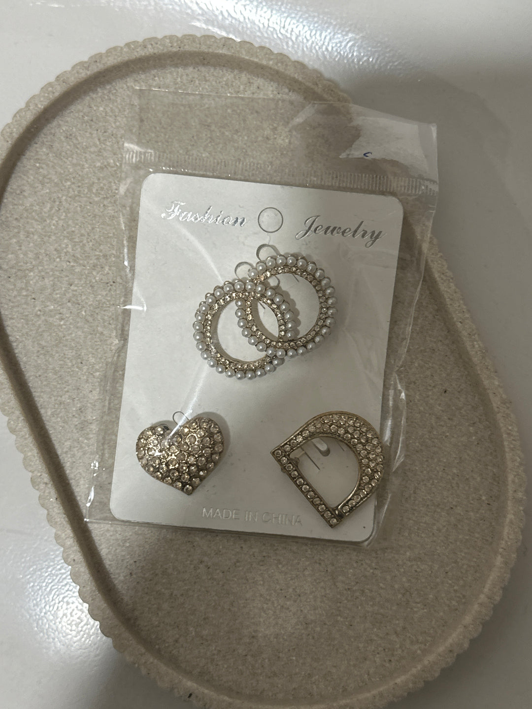 Broche N73