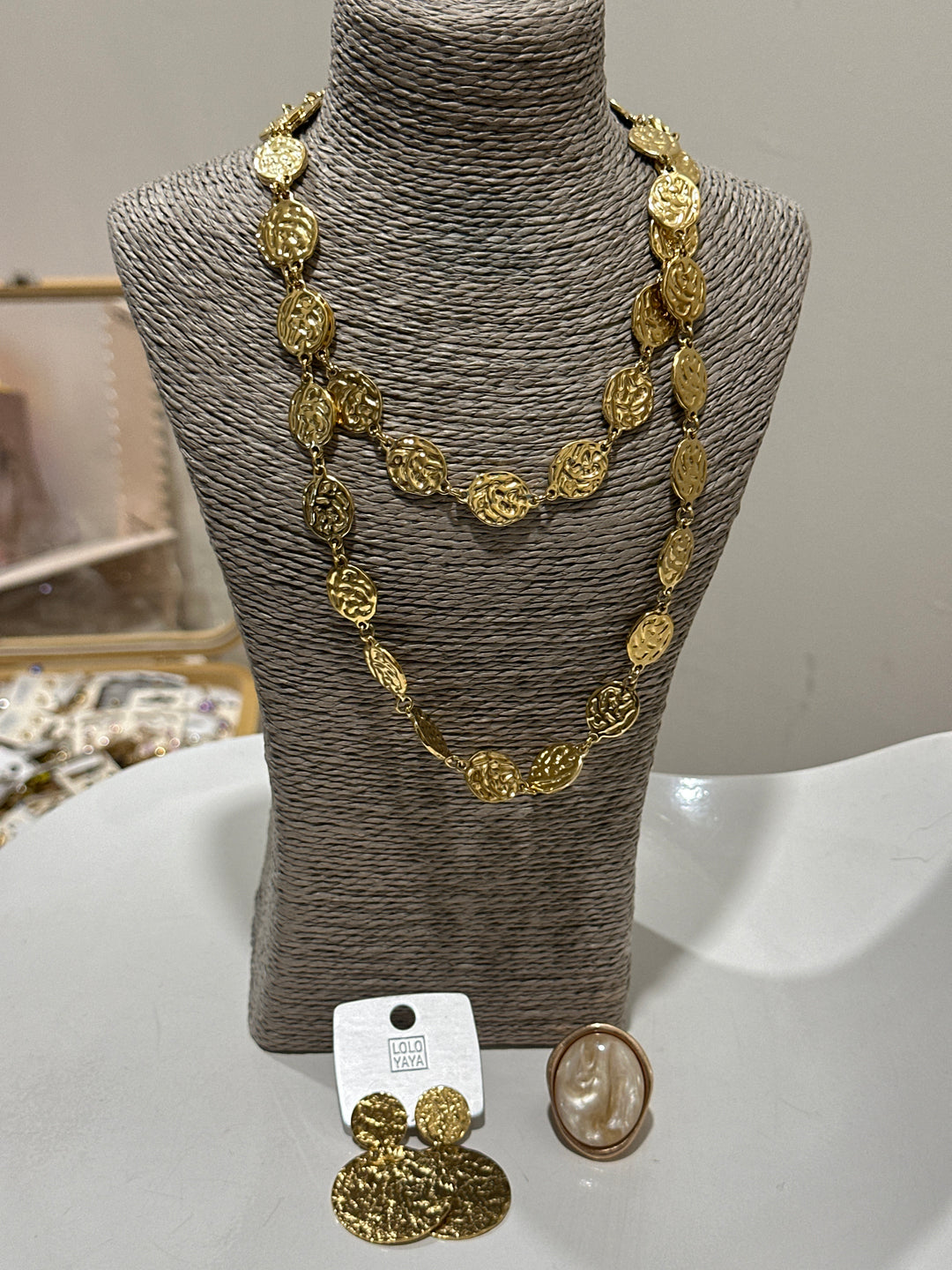 Set colliers ronds martelés + boucles d’oreilles + bague nacré