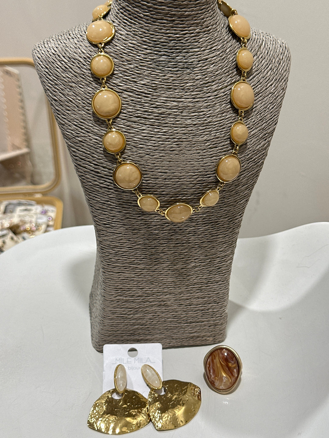 Set collier ronds + boucles d’oreilles + bague nacré