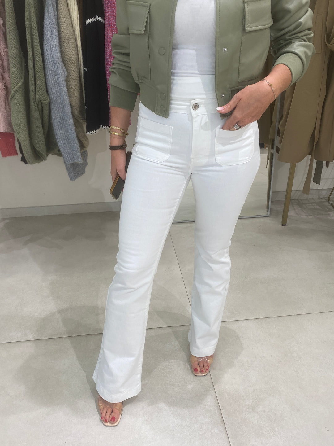 Jean patte d’éph Leila blanc (taille petit )410