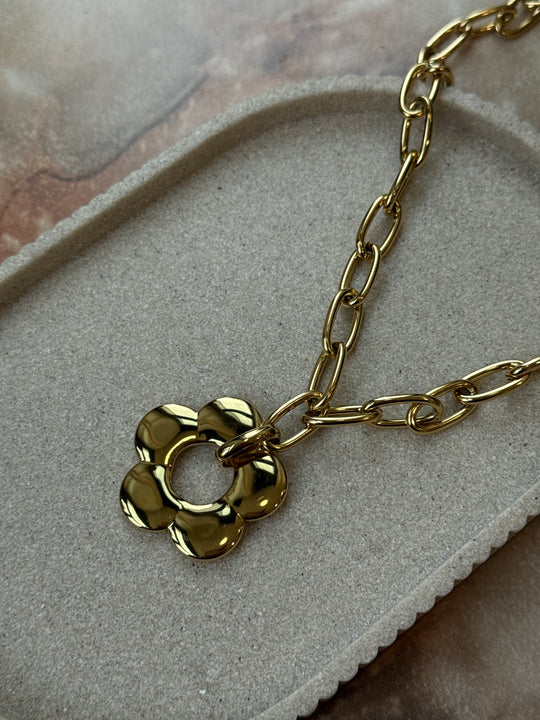Collier court medaillon fleuri