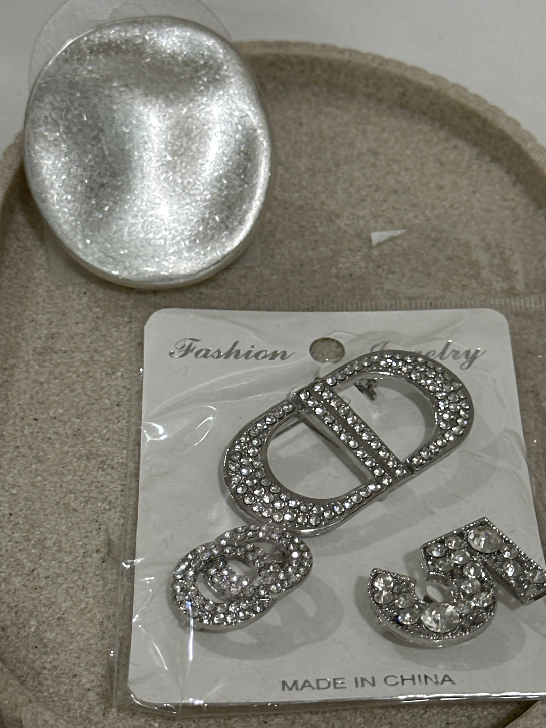 Set broche strass argent + grosse bague