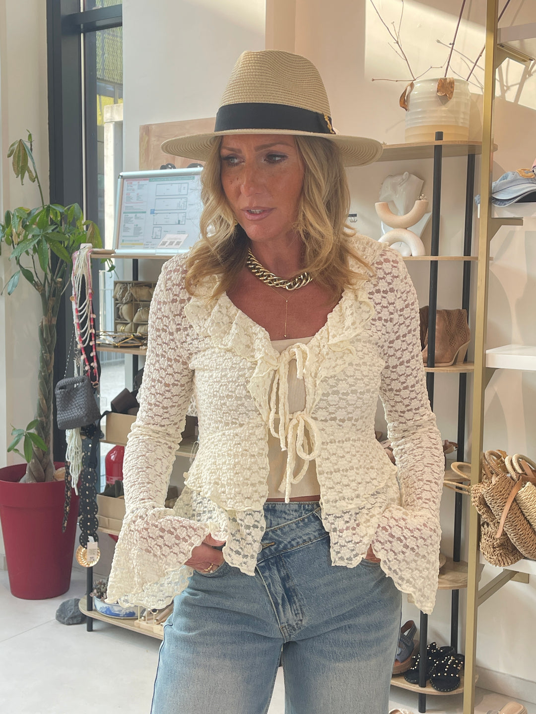 Gilet dentelle manches volants beige 61872