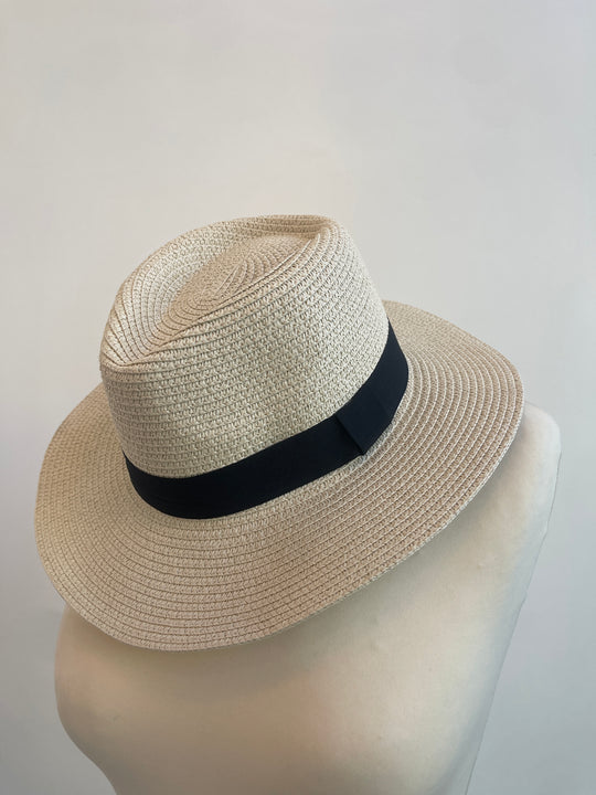 Chapeau beige uni bande