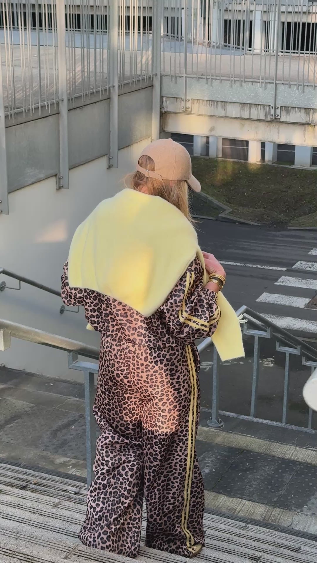 Ensemble jogging léopard bande jaune foncé